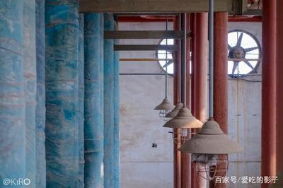 這個工廠竟然吸引了一堆外國人來喝酒,什么情況?